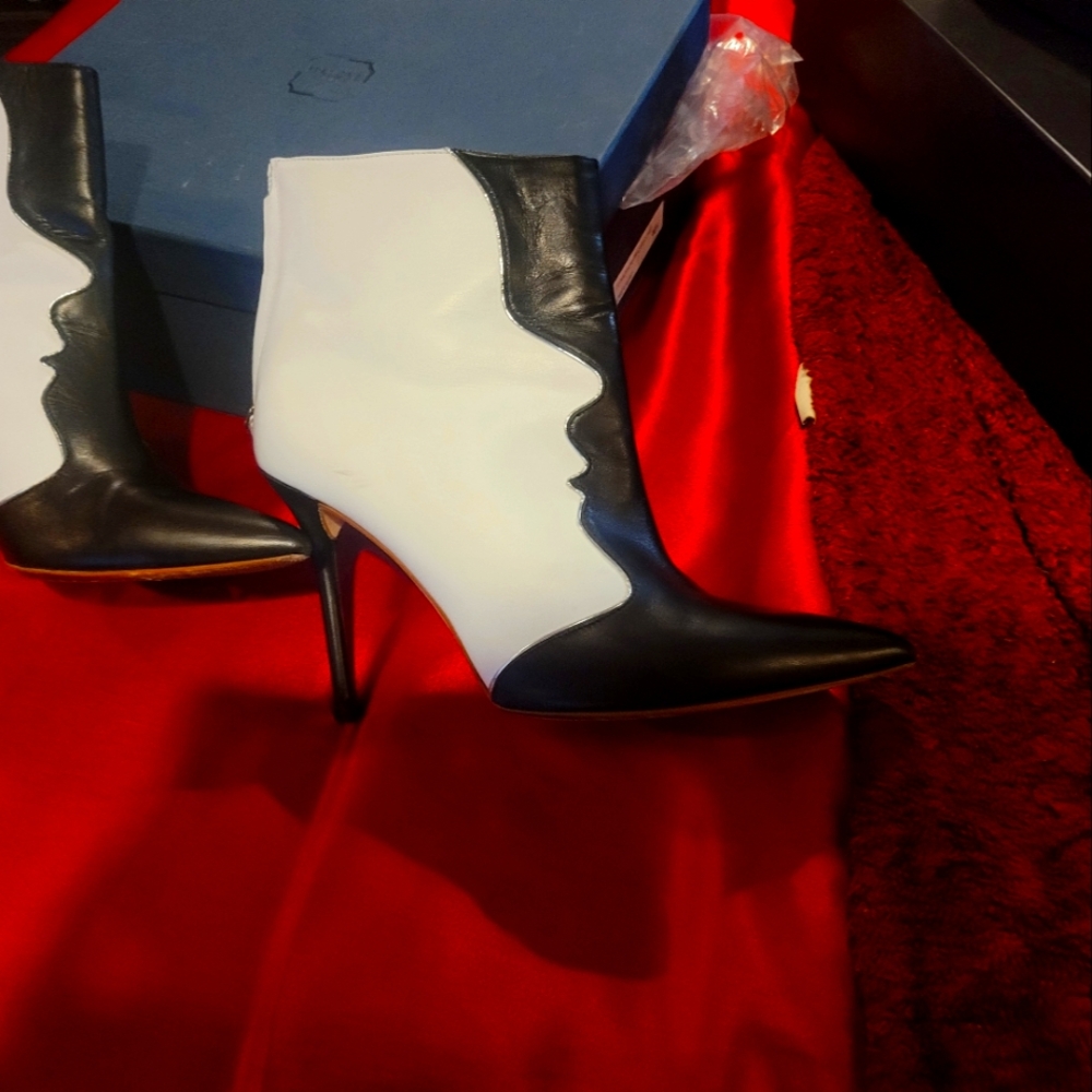 Sexy Unique Ancle Boots